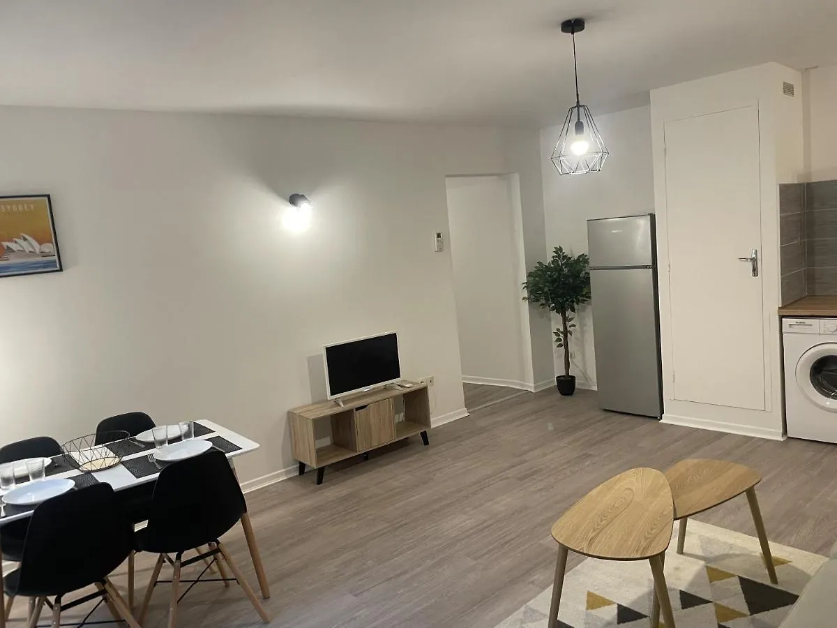 Hyper Centre Saint-Gaudens Appartement Neuf 아파트 생고뎅